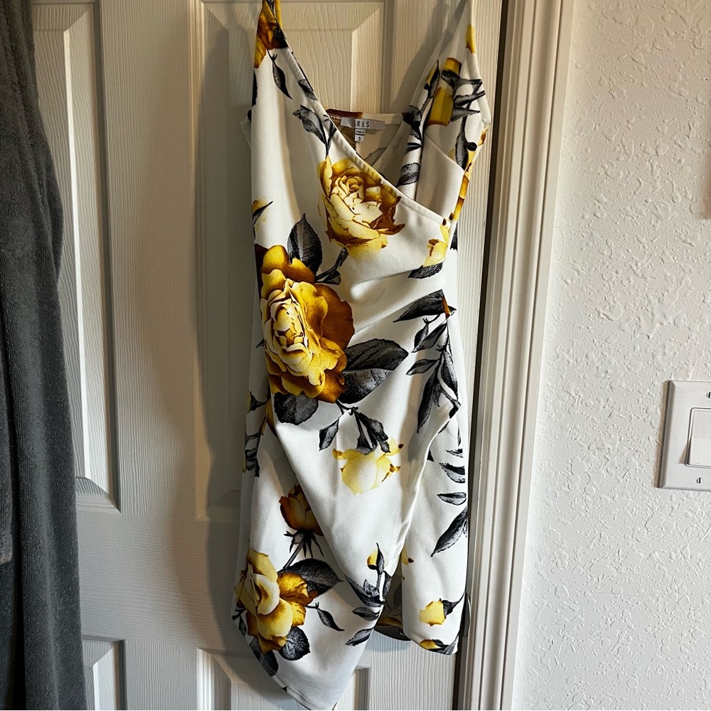 NEVER WORN Floral Yellow and Black Dress